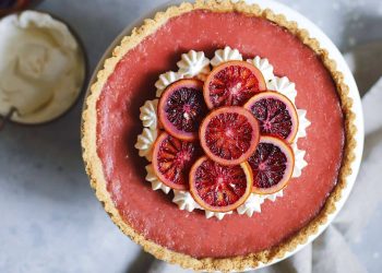 The Vibrant Use of Citrus Fruits in Desserts: From Refreshing Jellies to Zesty Cakes