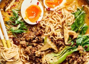 Japanese Ramen Paired with Indian Curry: A Fusion of Flavors and Cultures
