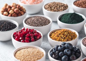 Superfoods and Functional Ingredients: The Rise of Nutrient-Packed Powerhouses in Modern Diets