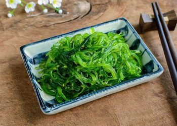 Seaweed as a Key Ingredient in Healthy Eating: Low-Calorie, Mineral-Rich Superfood