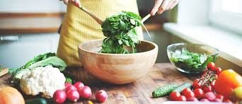 Anti-Inflammatory Foods: Olive Oil, Salmon, Nuts, Berries, and Green Tea for Long-Term Health