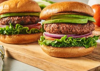 The Presentation of Plant-Based Cuisine: Plant-Based Burgers and Desserts