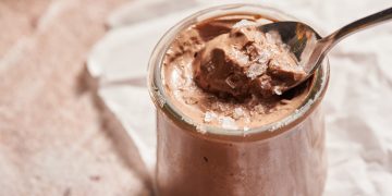 Plant-Based Milk Mousse: Creating Low-Calorie, Delicious Desserts with Almond Milk or Coconut Milk