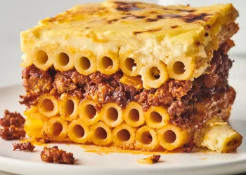 The Art of Contrast: Layering and Textural Contrast in Culinary Creation